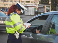 Jakie obowiązki mają policjanci drogówki podczas kontroli drogowej?