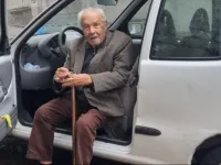 Reinnoirea permisului de conducere la 104 ani. Cum a facut fata comisiei de examinare?