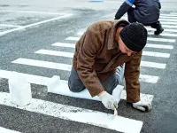 Dosar penal dupa ce si-a trasat o trecere de pietoni in fata casei