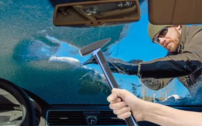 Cum afectează frigul parbrizul mașinii și de ce se sparge spontan