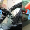 Comment briser la vitre d'une voiture en cas d'urgence ?