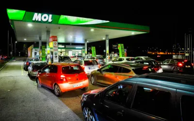 Pana de carburanti la vecinii unguri, in conditiile conflictului armat international si introducerii plafonului de pret la carburanti
