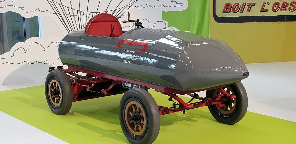 La Jamais Contente - primul automobil electric care a atins 100 km/h în 1899