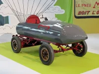 Erreichte 1899 ohne Kraftstoff 100 km/h. Das Auto wurde begraben, weil es die Ölkonzerne ruinieren konnte.