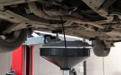 Cum să citești eticheta uleiului de motor: ghid complet pentru proprietarii de mașini