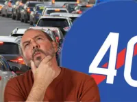 Indicatorul rutier albastru cu dungă roșie diagonală: sfârșitul vitezei minime obligatorii