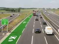 Mobilitate electrica la cel mai inalt nivel: Germania nu bate pasul pe loc si construieste soseaua capabila sa incarce vehicule electrice