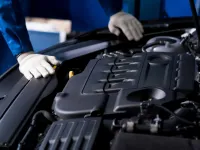 Wymiana oleju w silnikach z dużym przebiegiem – przewodnik kompleksowy