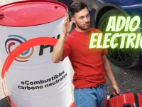 Porsche produce benzina sintetica, intr-o rafinarie 100% ecologica, din Chile! Carburantul poate alimenta 1,3 miliarde de autoturisme.