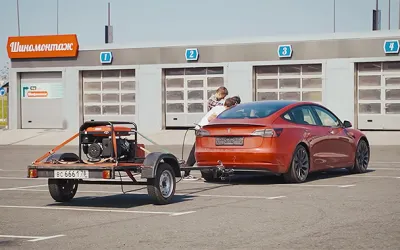 Genial :) Tesla cu generator electric atasat