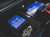 Durata medie de viață a unei baterii auto: factorii care influențează performanța