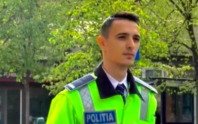 Unui politist din Mehedinti i-a cerut seful sa stearga pozele in uniforma de pe Facebook: "Eu, inteligent din fire, am întrebat care poză" | Ce a urmat