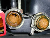 Riscurile grave de a nu schimba antigelul la timp și consecințele pentru motor