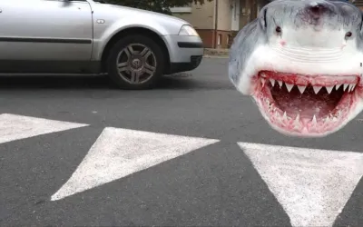 Ce indica semnul de circulatie care seamana cu dintii de rechin?