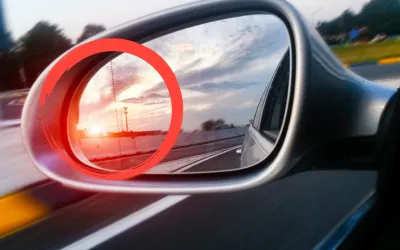 Oglinzile laterale cu linii punctate: functie de salvare a vietii!