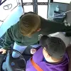 VIDEO: un elev de clasa a 7-a si-a salvat colegii dupa ce a preluat controlul autobuzului in care se aflau.