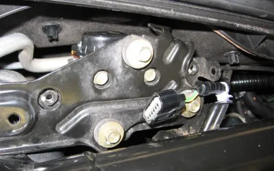 Senzorul pedalei de accelerație defect - Simptome, cauze și soluții