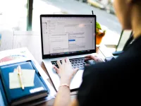 Specialist e-Commerce, o meserie tot mai atractivă și bine plătită