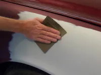 Comment réparer les petits défauts de la peinture de la voiture ?