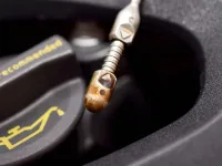 Senzorul de nivel ulei: funcționare, tipuri și importanța în motor