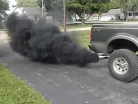 Causes de la fumée dans le système d'échappement