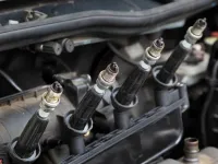 What is a spark plug and how it works: symptoms, faults, maintenance tips