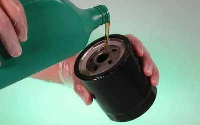 Cum influențează vâscozitatea uleiului de motor alegerea filtrului de ulei