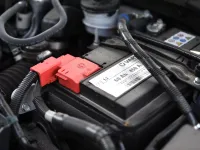 Consigli per la corretta manutenzione della batteria dell'auto