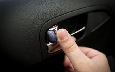 Γιατί να κλειδώνετε πάντα τις πόρτες του αυτοκινήτου: 3 λόγοι ασφάλειας