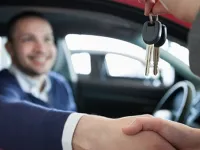 Riscurile împrumutării mașinii: probleme cu asigurarea și responsabilitatea juridică