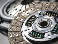 Znaci istrošenja kvačila vozila i kako produžiti njegov radni vek