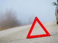 Ghid complet pentru avarii pe drum: pași esențiali de siguranță și proceduri