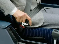 Dispozitivul de pretensionare a centurii de siguranță: funcționare și înlocuire