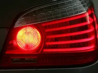 Când trebuie să schimb becurile mașinii - ghid complet pentru toate tipurile de becuri