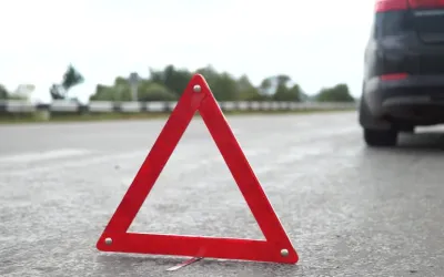 5 signs that require stopping the car immediately - safety guide