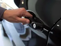 Quelles sont les causes de l'usure et du mauvais alignement des portes ?