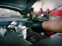 Ulei de motor de vară și iarnă: Diferențe și ce trebuie să știi