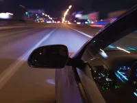 Tehnici de conducere preventivă pe timp de noapte - ghid complet pentru siguranța rutieră