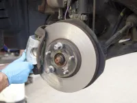 Air in the braking system: causes, symptoms, and solutions