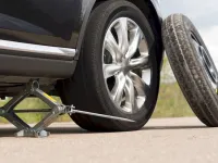 Differences Between Spare and Regular Tires: Size, Material, and Durability