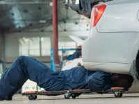 Cum să alegi service-ul auto potrivit: ghid complet pentru proprietarii de mașini