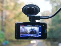 Warum eine Dashcam in Ihrem Auto installieren und wie wählt man sie aus?