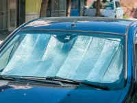 10 effektive måter å beskytte bilen mot skader fra sollys