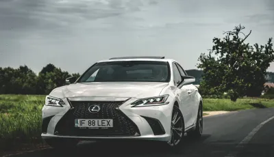 Lexus ES 300h F Sport