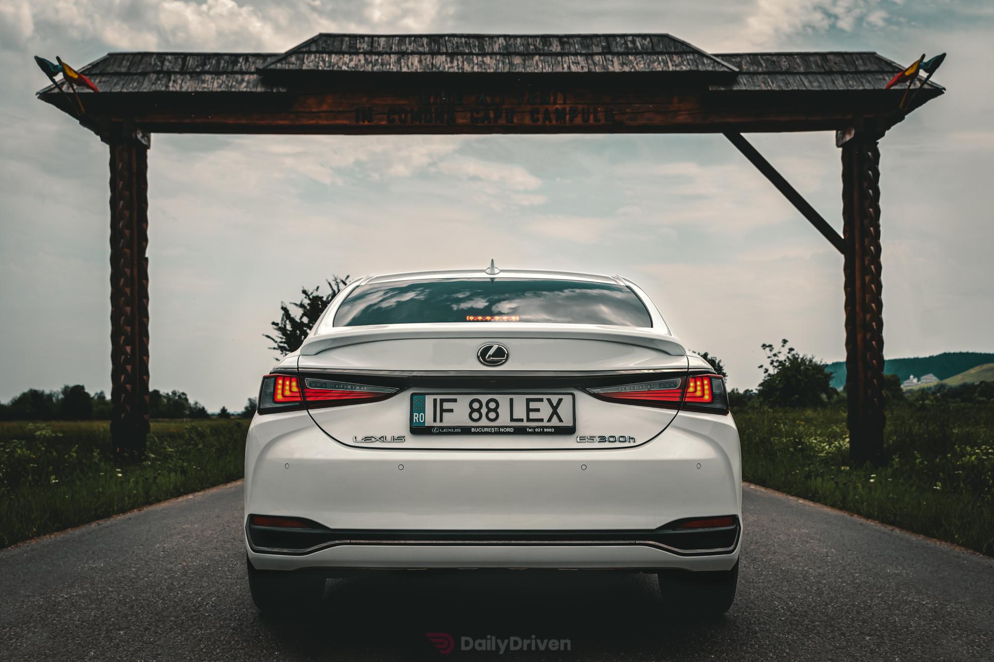 Lexus ES 300h F Sport