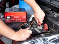 Cum să folosești corect încărcătorul pentru bateria auto - Ghid pas cu pas