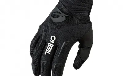 Echipament moto pentru femei - ghidul complet pentru siguranță și stil