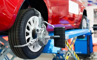 Nierównomierne zużycie opon: przyczyny i rozwiązania