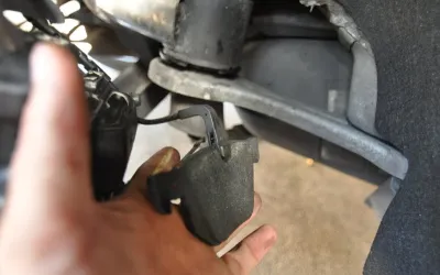 Ce rol are senzorul placutelor de frână și când trebuie să schimbi placutele