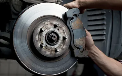 De ce trepidează mașina când frânați - cauze și soluții